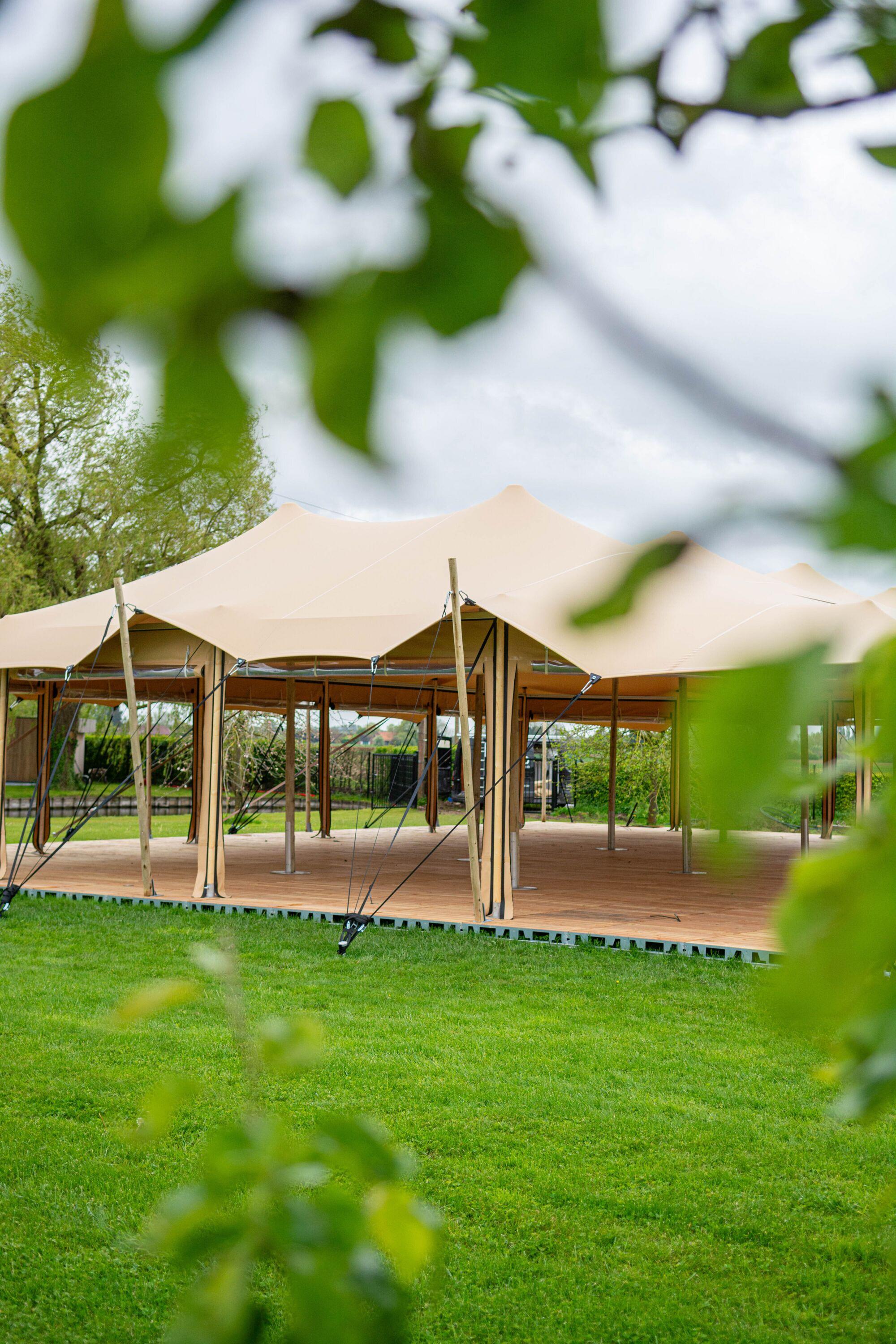 Assembled cassette floor with click-in system and cushioning - 1 x 2.5 m - pine wood