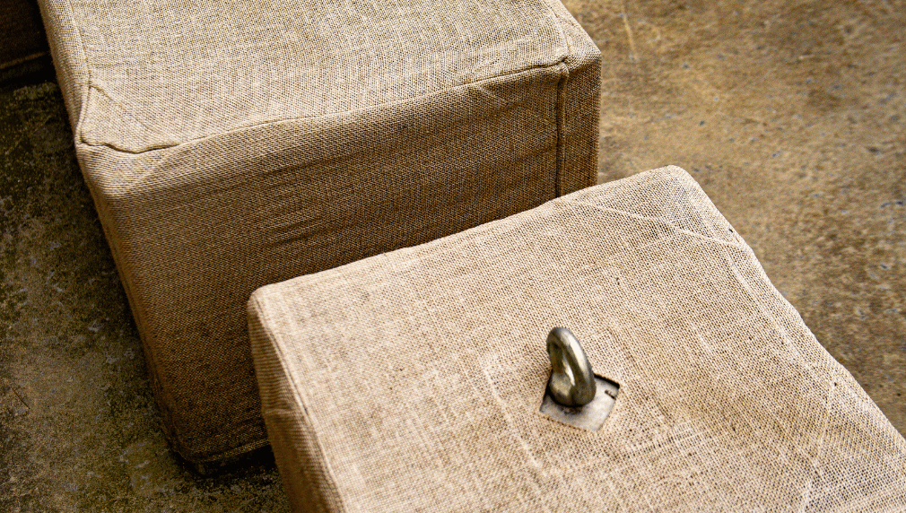 Concrete block: practical anchoring with a stylish look