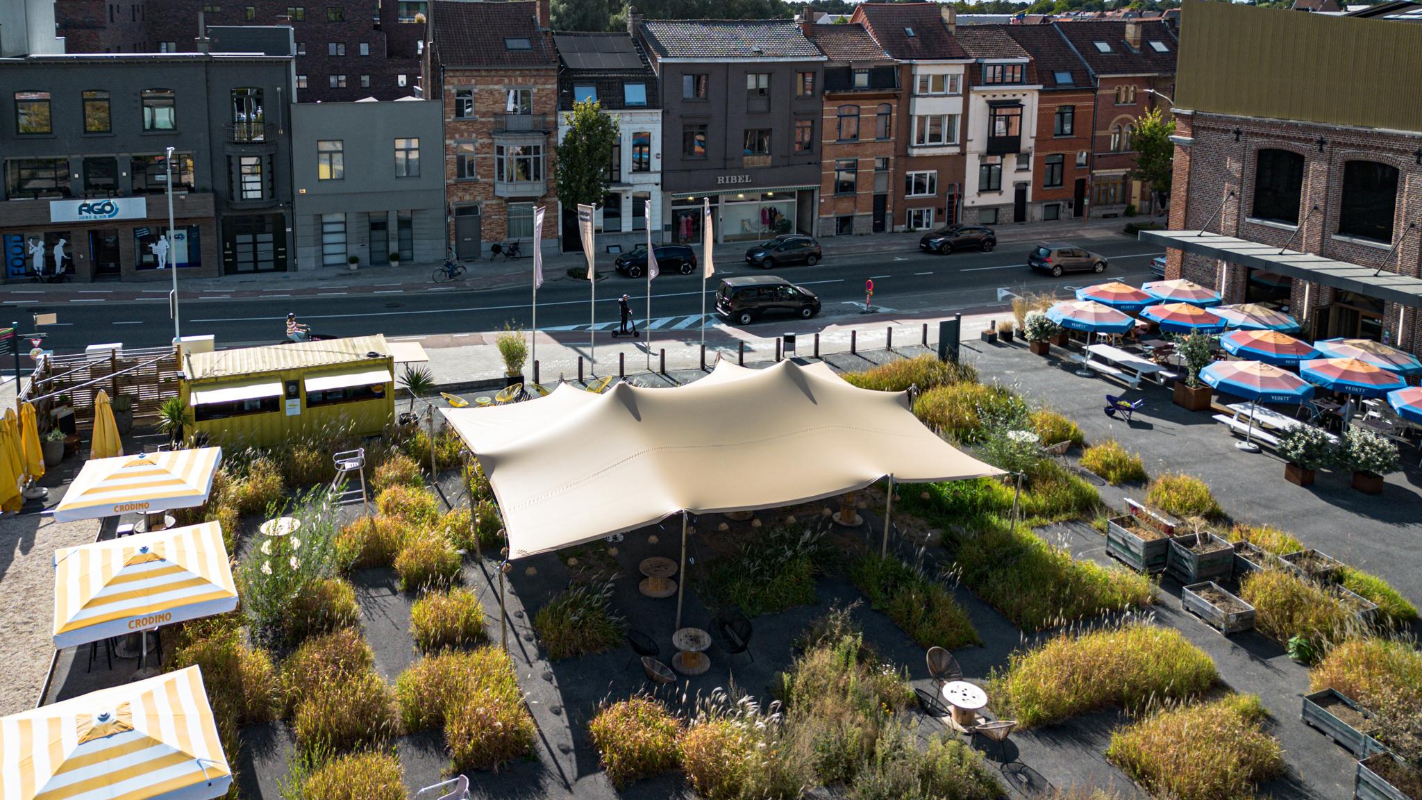 Client Case: Kaffee Damast – A summer terrace under our Hiflexx stretch tent 